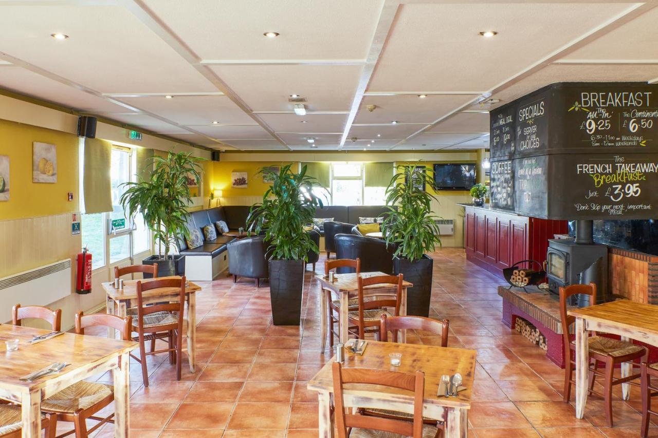 Campanile Hotel Wakefield Extérieur photo