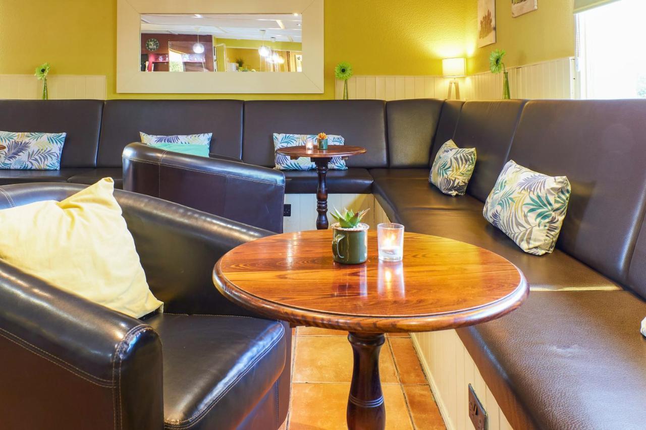 Campanile Hotel Wakefield Extérieur photo